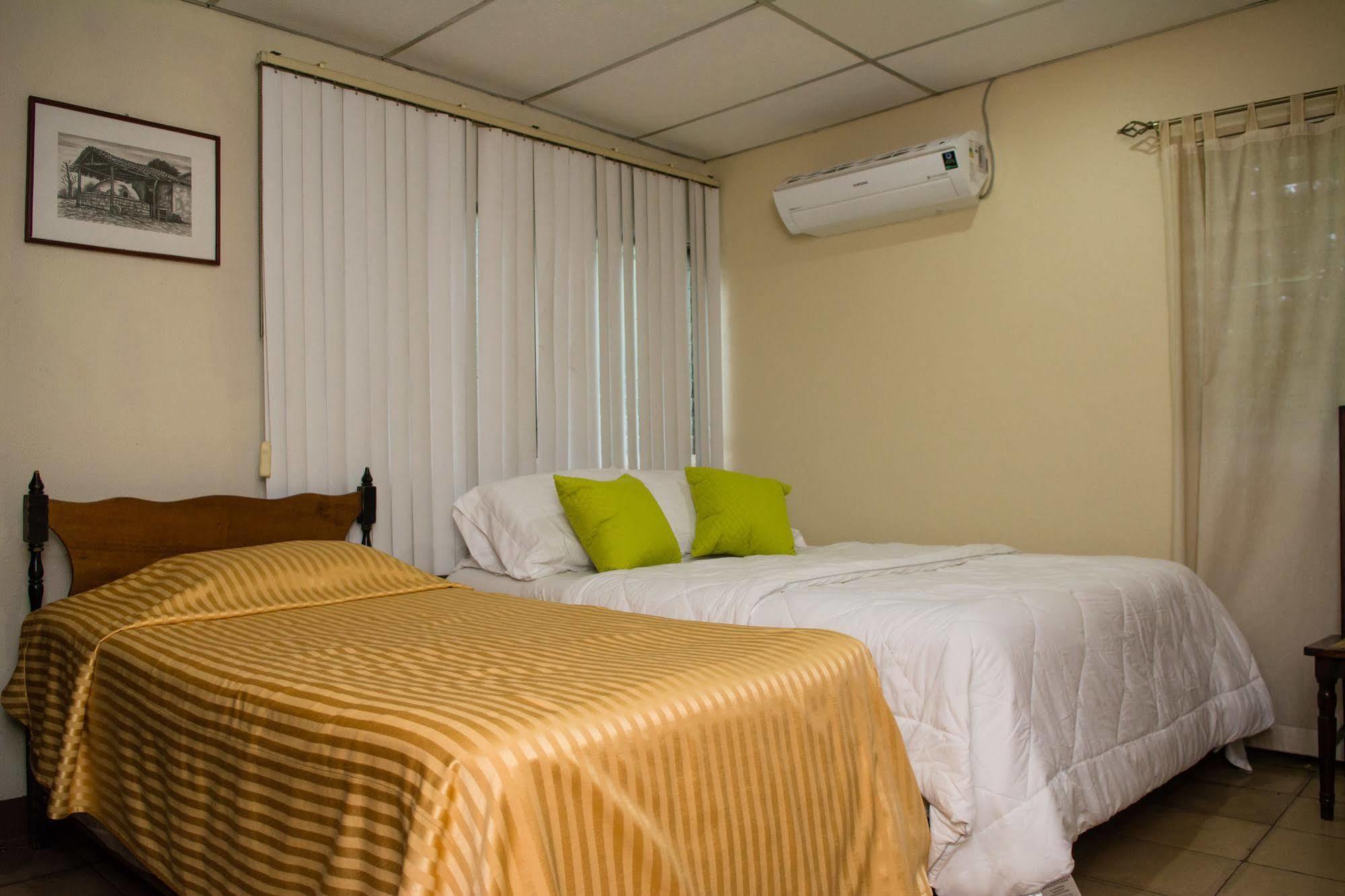 Hostal Casa Los Espinoza Манагуа Экстерьер фото