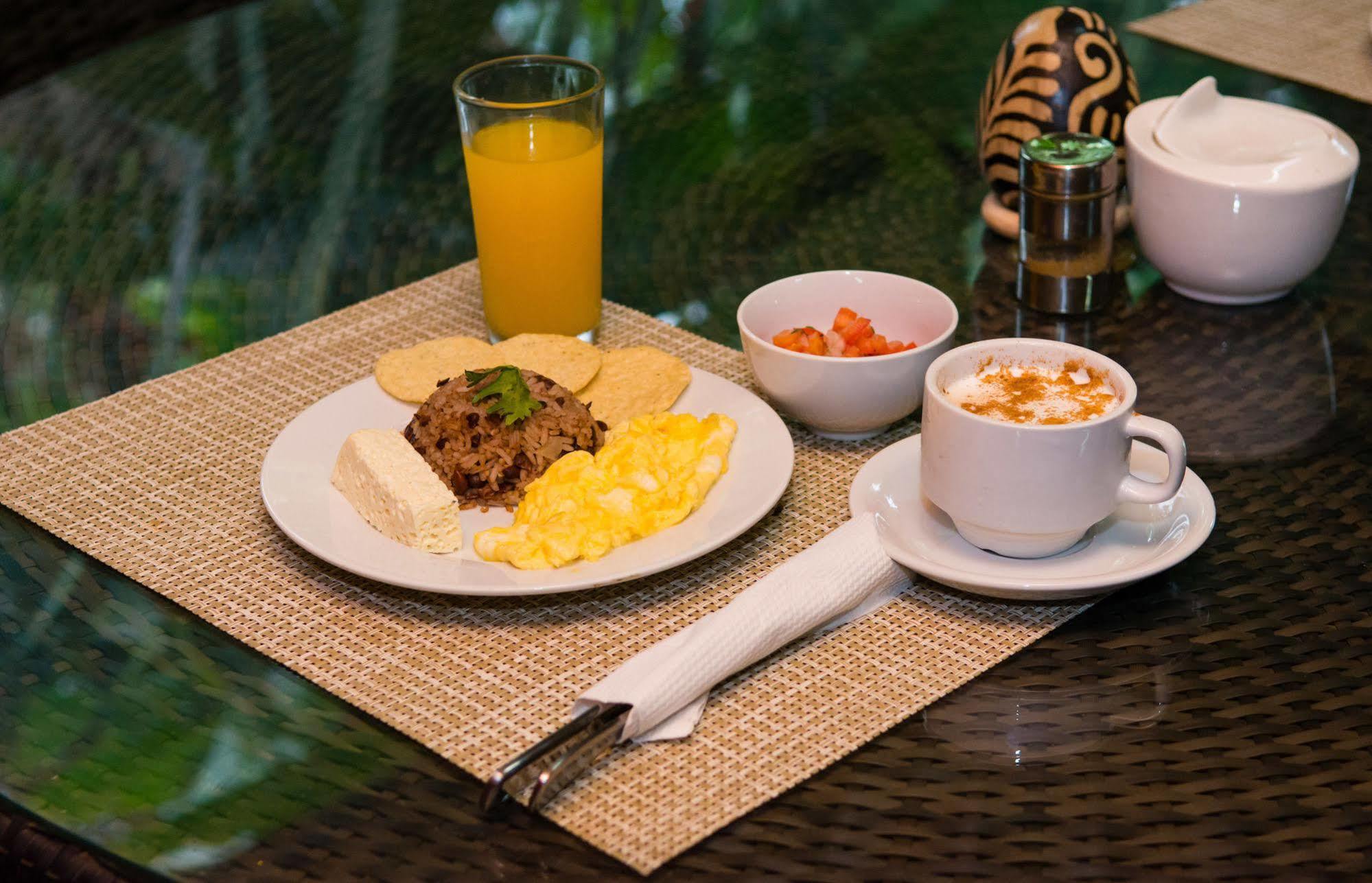 Hostal Casa Los Espinoza Манагуа Экстерьер фото